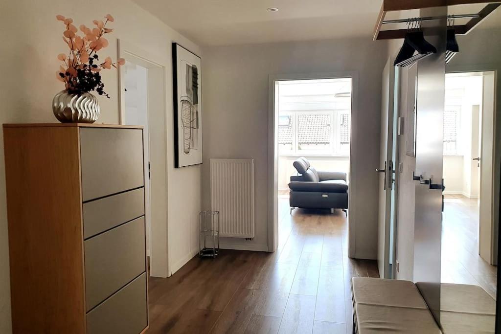 BlumenRaum - Ferienwohnung In كارلسروه المظهر الخارجي الصورة