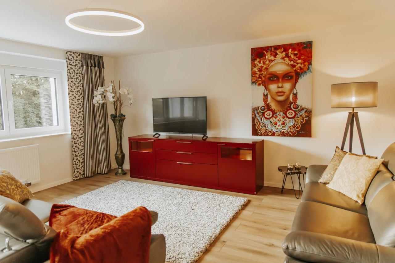 BlumenRaum - Ferienwohnung In كارلسروه المظهر الخارجي الصورة